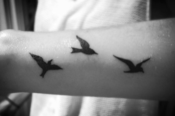 53 Awesome Birds Wrist Tattoo Designs - Wrist Tattoo Pictures